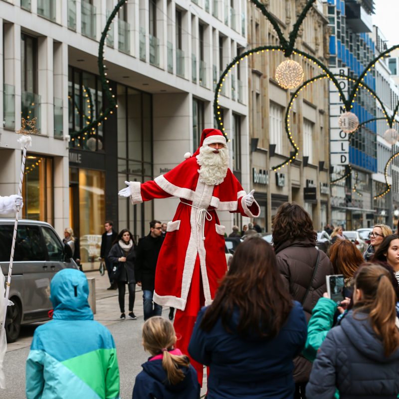 Marketing-Aktionen am Samstag, 19.12.2015 im Neuen Wall in Hamburg. Foto: Ulrich Perrey